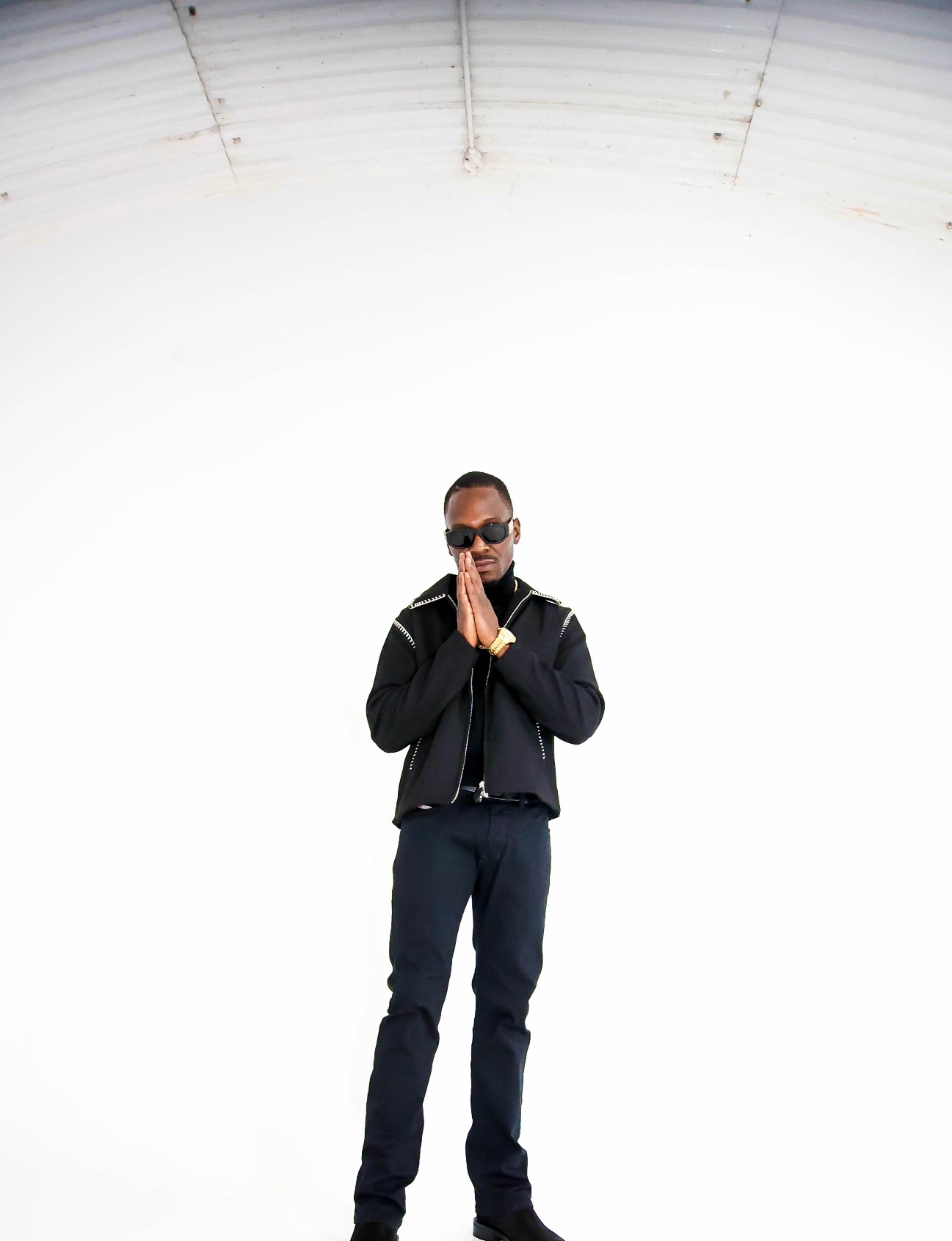 El Presi outdoor full-length portrait